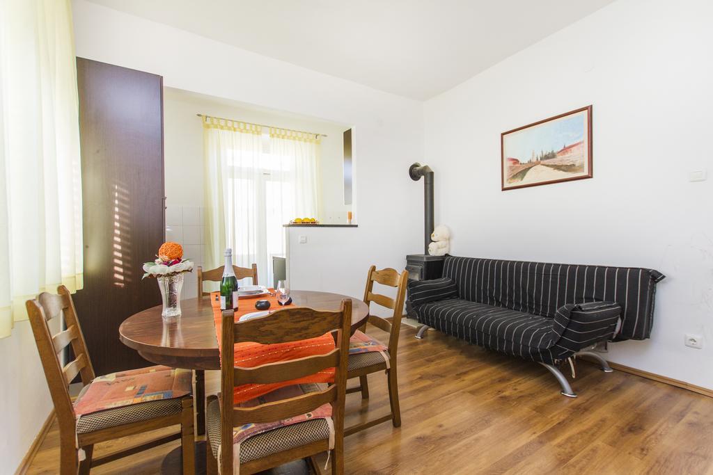 Apartment Amber Koromačno 客房 照片